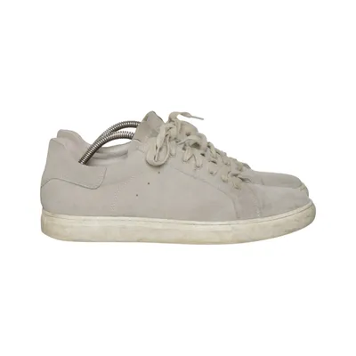 Baskets (Gris) de Philip Hog