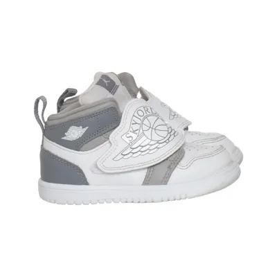 Basketball shoes (Sky Jordan 1) from Nike