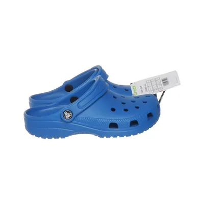 Mules (Bleu) de Crocs