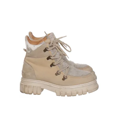 Laced boots (Beige) from Maruti