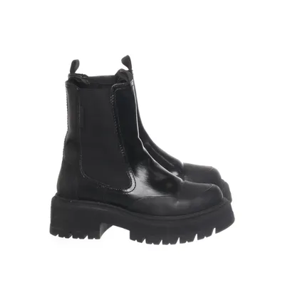 Chelsea boots (Black) from Agnes Cecilia