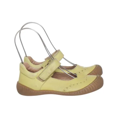 Walking shoes (Yellow, Brown) from Pom Pom