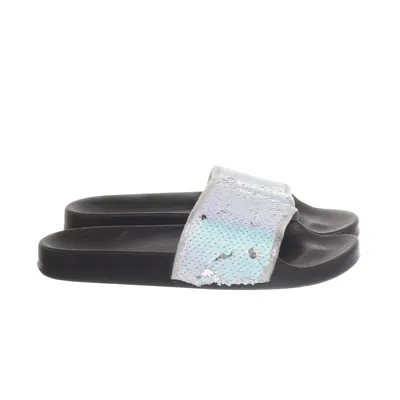 Slip-ins (Black, Pink) from Gezer
