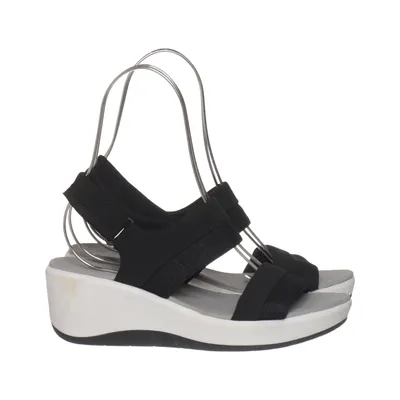 Chaussure compensées (Noir, Blanc) de Cloudsteppers by Clarks