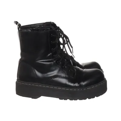 Laced boots (Black) from Vox