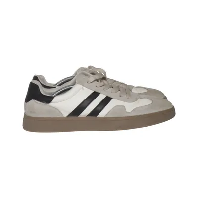 Sneakers (White, Gray, Black) from Linear of Sweden
