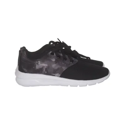Trainers (Black) from SOC