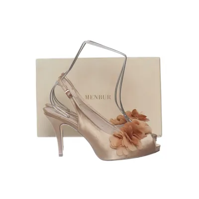 High heels (Beige) from The Essence Menbur