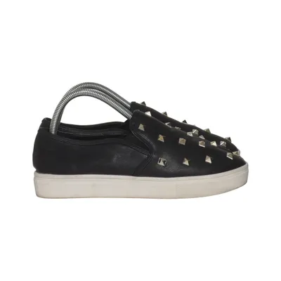 Slip-ons (Black) from Nice