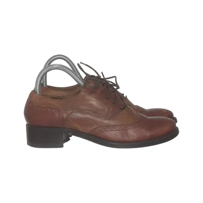 Brogues (Brown) from Footlight Leather