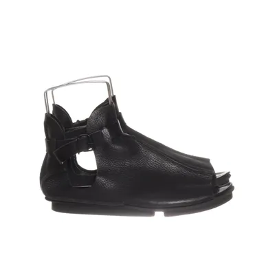 Walking shoes (Black) from Trippen