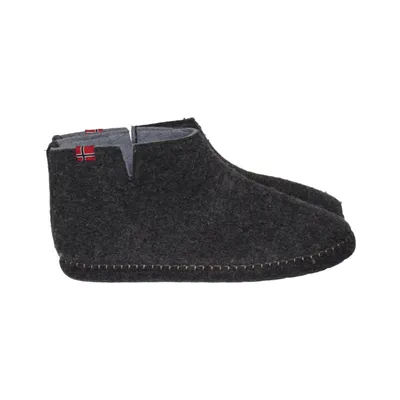Slippers (Gray) from Heldre Wool