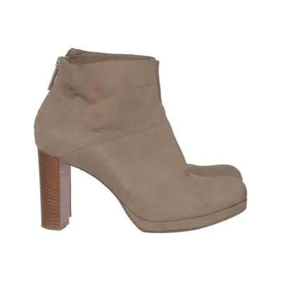 Bottes à talons (Beige) de A Pair Cuir