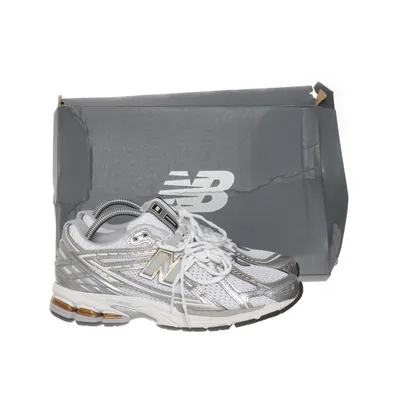 Sneakers (White, Silver) from New Balance