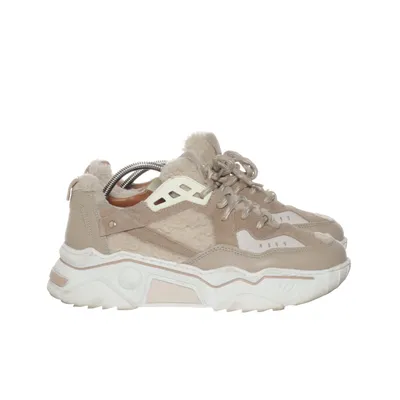 Sneakers (Beige, White) from DWARS