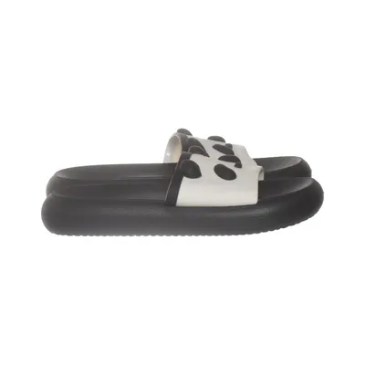 Slip-ins (Black, White) from Xixitiao