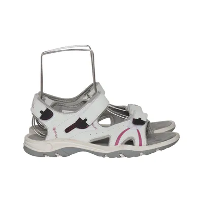 Sandaler (Vit, Grå, Rosa) från Áhkká Skinn