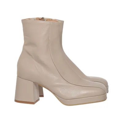 Heeled boots (Beige) from Bukela