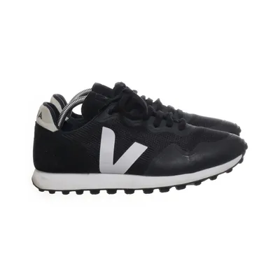 Sneakers (Svart) från Veja