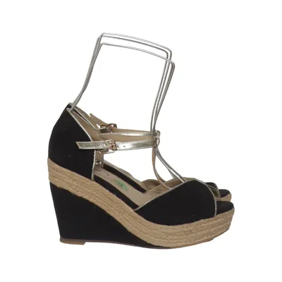 Chaussure compensées (Noir, Beige) de Own