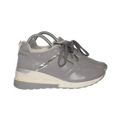 Sneakers (Gray)