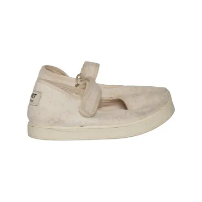 Walking shoes (Beige) from Kavat