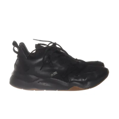 Trainers (ASYMTRIX MESH HL F-PRO90 BLACK GUM) from Arkk