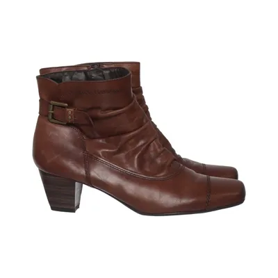 Heeled boots (Brown) from Linea Loresi