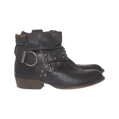 Boots (Sixty Seven) från Sixtyseven
