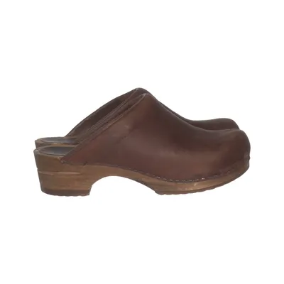 Clogs (Brown) from Sanita