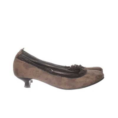 Pumps (Beige) from Clara Barson