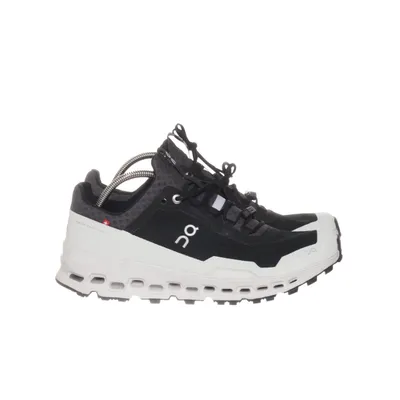 Trainers (Black) from On Cloud
