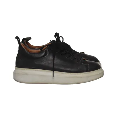 Sneakers (Black) from Jim Rickey