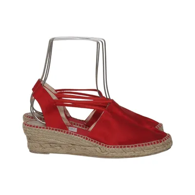 Wedges (Red) from Kanna