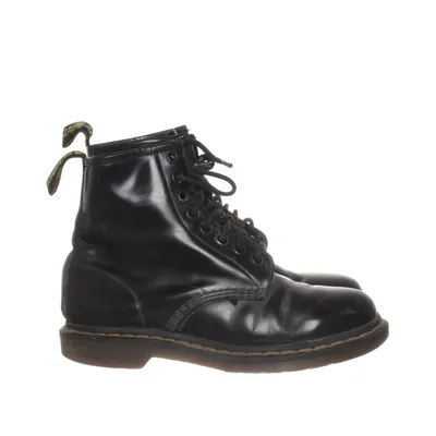 Laced boots (Black) from Dr. Martens