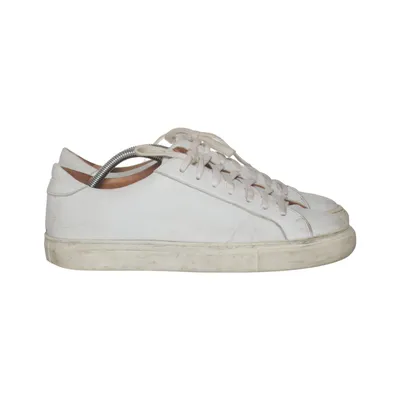 Sneakers (White) from Skolyx