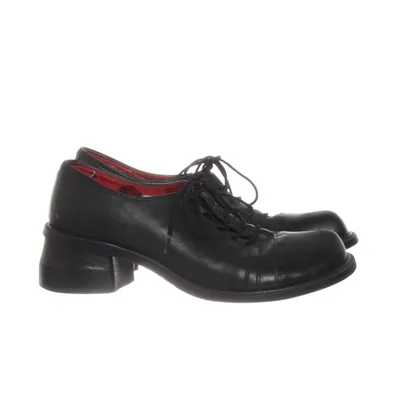 Walking shoes (Black) from Tiggers