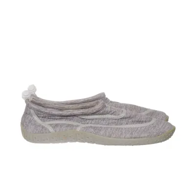 Walking shoes (Gray) from Bluefin