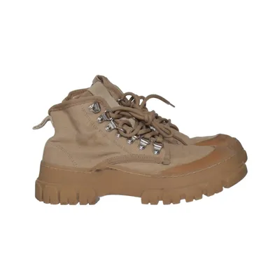 Laced boots (Beige) from Garment Project