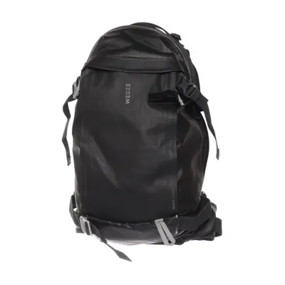Hiking backpack (Black) from Wedze