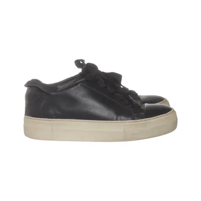 Sneakers (Black) from Piazza