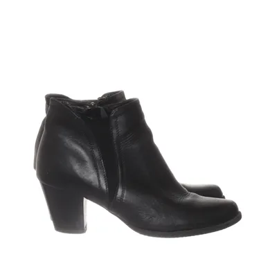 Ankle boots (Black) from Wildflower