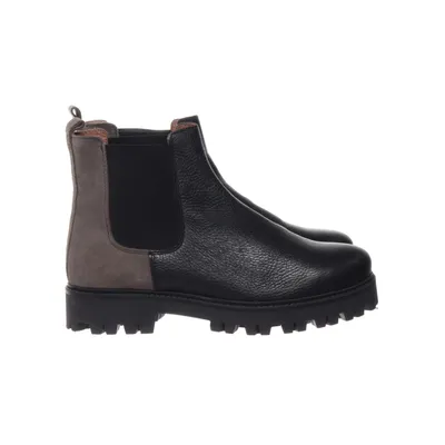 Chelsea boots (Black, Brown) from DWARS