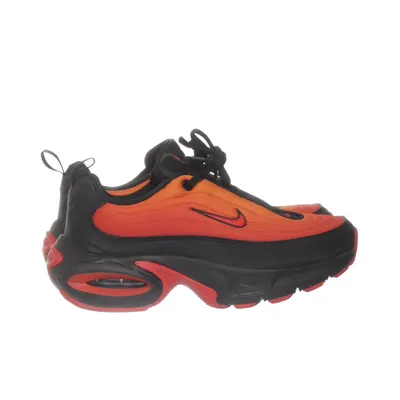 Sneakers (Orange, Svart, Röd) från Nike