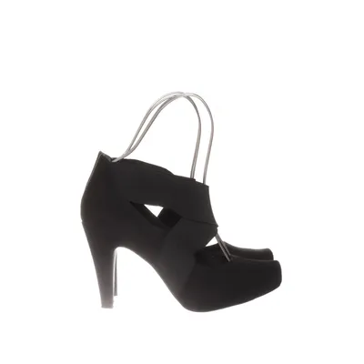Pumps (Black) from Limelight