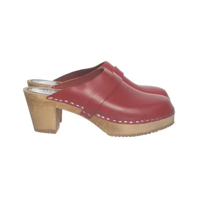Clogs (Red) from Svensk Fotriktig Trätoffel Leather