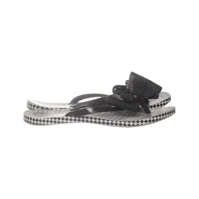 Flip-flops (Gray, Black) from Zaxy