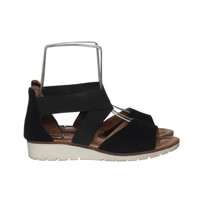 Sandals (Black) from Softwalk