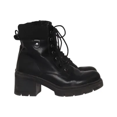 Bottes à lacets (Noir) de Clara Barson