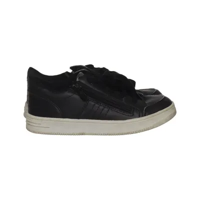 Sneakers (Black) from Network